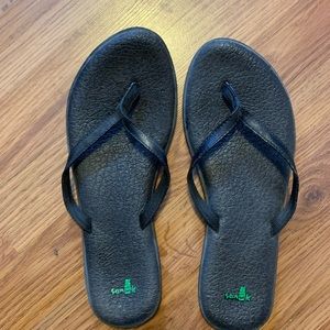 Sanuk Flip Flops